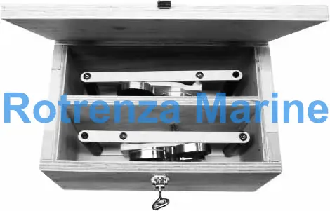 BOX STORING WOODEN FOR, TWO HOLDING MAGNETS